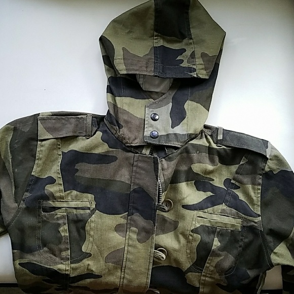 NWOT WOMEN'S HOODED CAMO PRINT JACKET - Picture 8 of 8